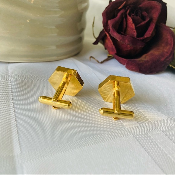 Vintage Woodsonia Hong Kong purple rivoli stone gold tone cufflinks. - Picture 5 of 8